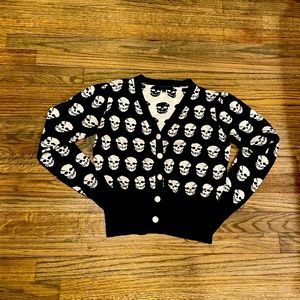 Cropped skull sweater